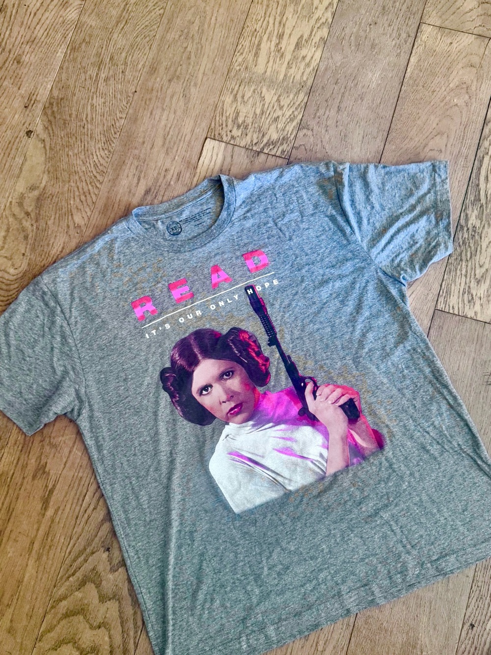 RARE Out of Print Princess Leia “Read It’s Our Only Hope” Star Wars Tee